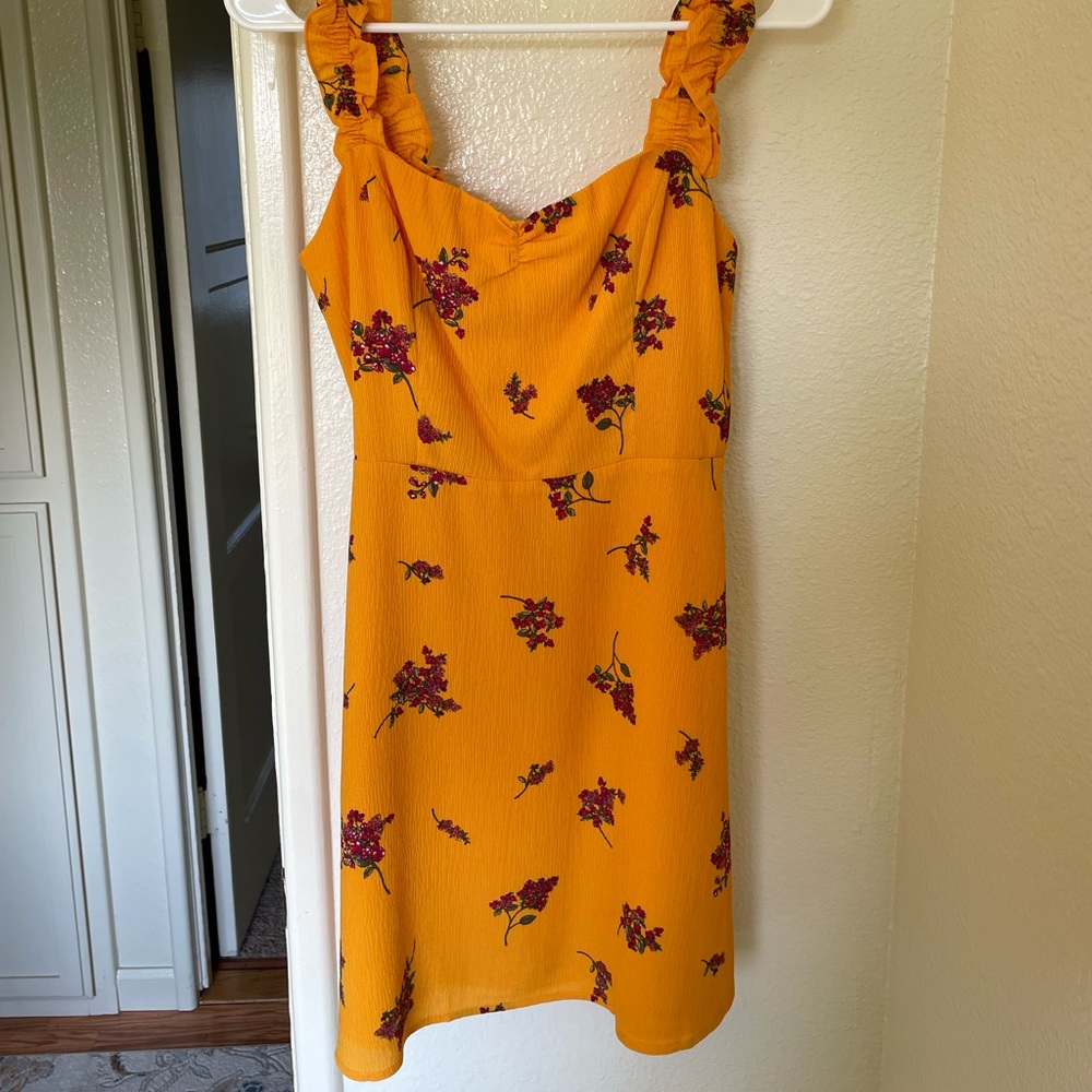 NWOT yellow Lush dress, S